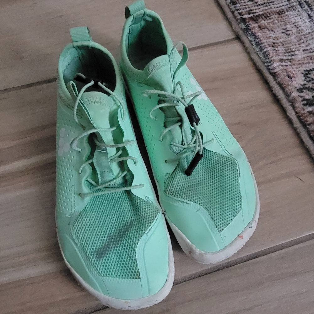 Vivo Barefoot 34 Junior Mint Green Athletic Shoes